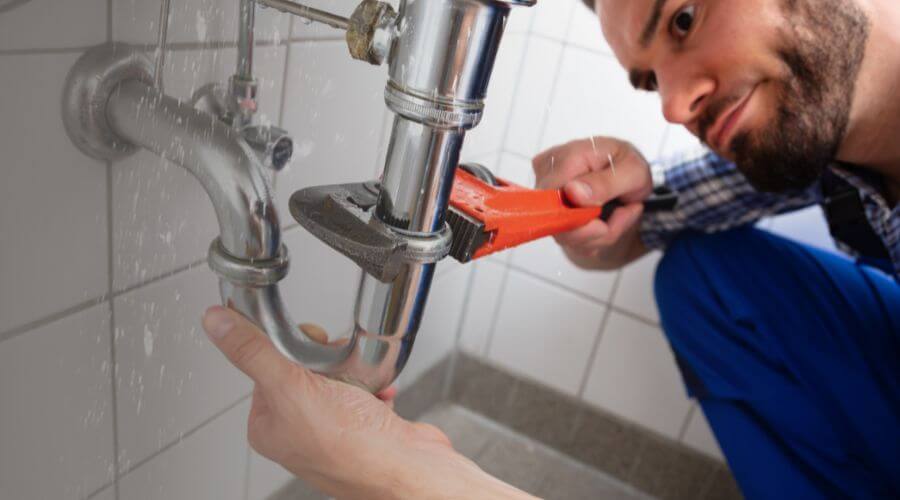 Professional same day plumber services in Buckner, IL